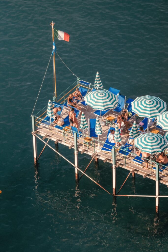 08_Agosto_Rosella Marino_Sollevati sul mare