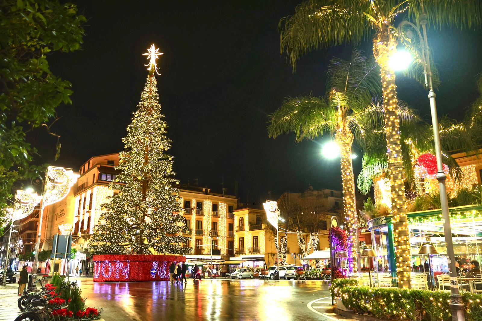 M’Illumino d’Inverno 2025: Programma completo della rassegna di Natale a Sorrento