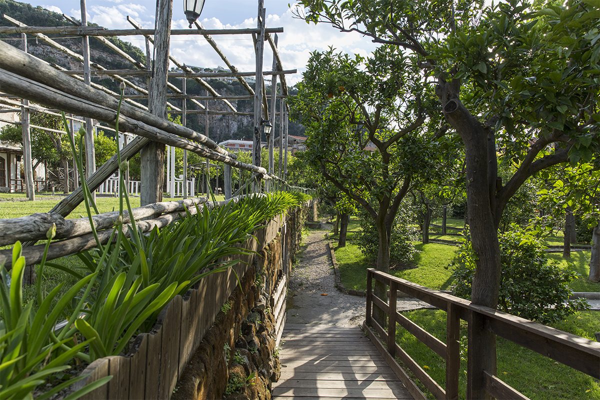 Agrumeto a Villa Fiorentino - About Sorrento